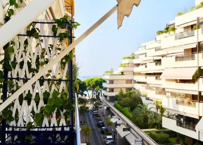 - Modern Balcony Flat Perfect Location *