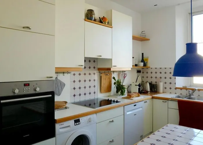 - Modern Balcony Flat Perfect Location Apartment *