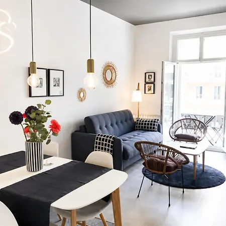 - Modern Balcony Flat Perfect Location *