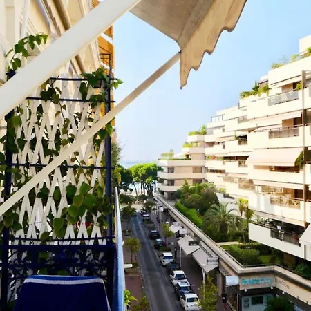 - Modern Balcony Flat Perfect Location *