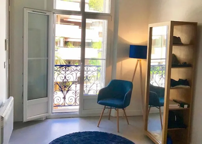 - Modern Balcony Flat Perfect Location Cannes